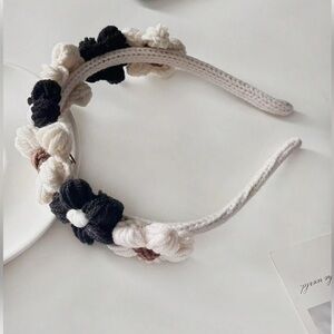 Floral Knit Headband in Black and Cream